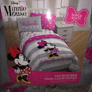 Minnie Twin Comforter